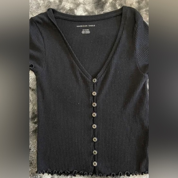 American Eagle Outfitters T-shirt - Picture 1 of 4